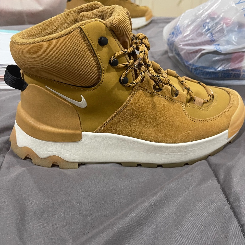 Nike Brown High-Top Boots